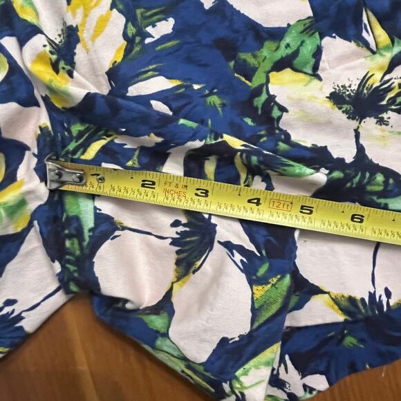 J. Crew Factory Women's Blue Floral 5" Printed Stretch Chino Short Size 4 - Picture 6 of 7